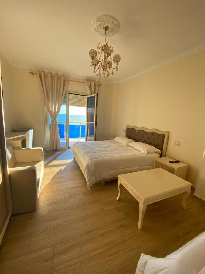 Hotel 3 Vellezerit Durrës Exterior foto