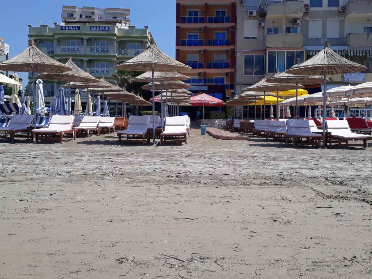 Hotel 3 Vellezerit Durrës Exterior foto