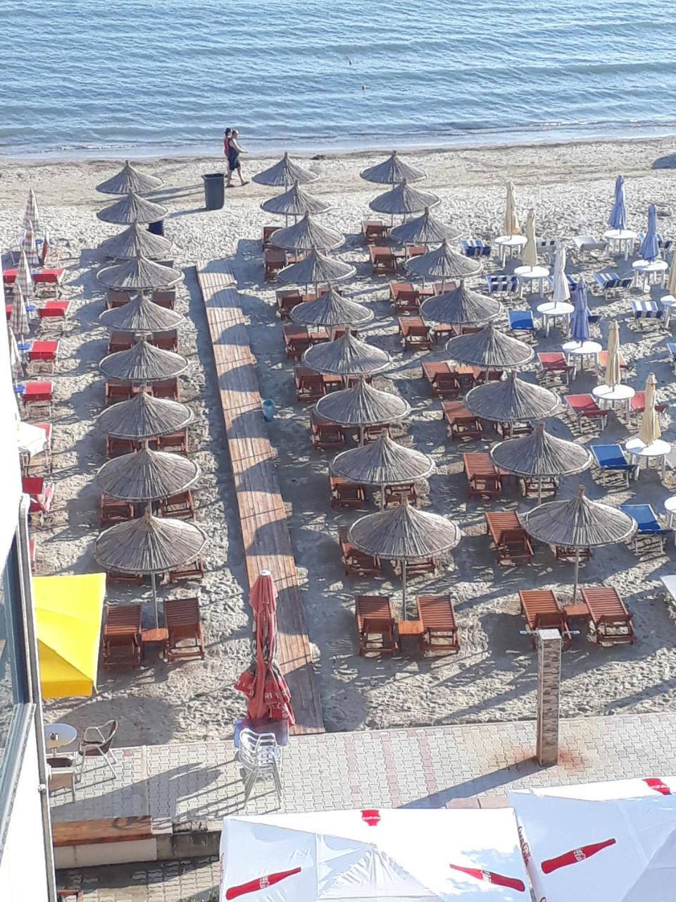 Hotel 3 Vellezerit Durrës Exterior foto