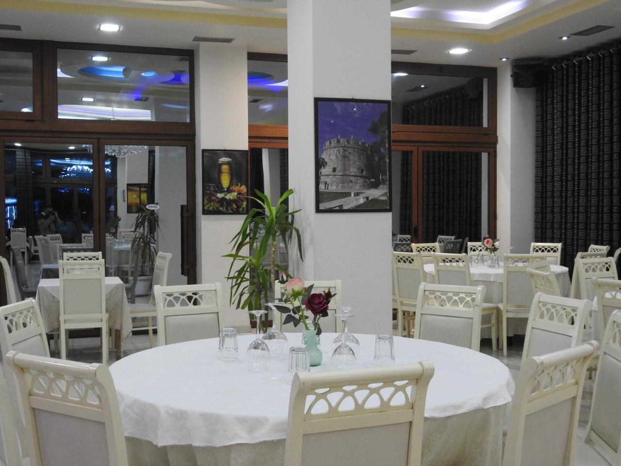 Hotel 3 Vellezerit Durrës Exterior foto